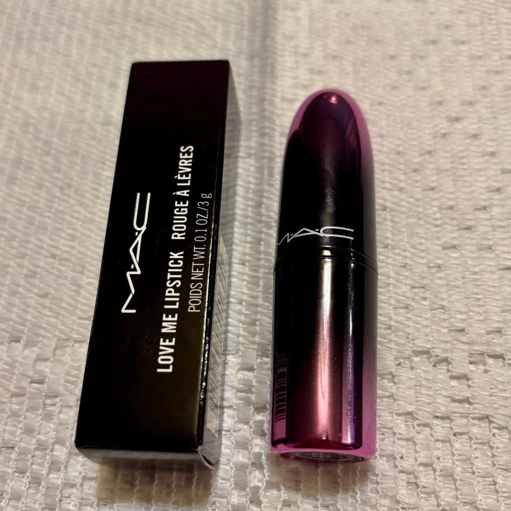 MAC Cosmetics NWT Love Me lipstick - #410 La Femme Bold Plum - Picture 3 of 5